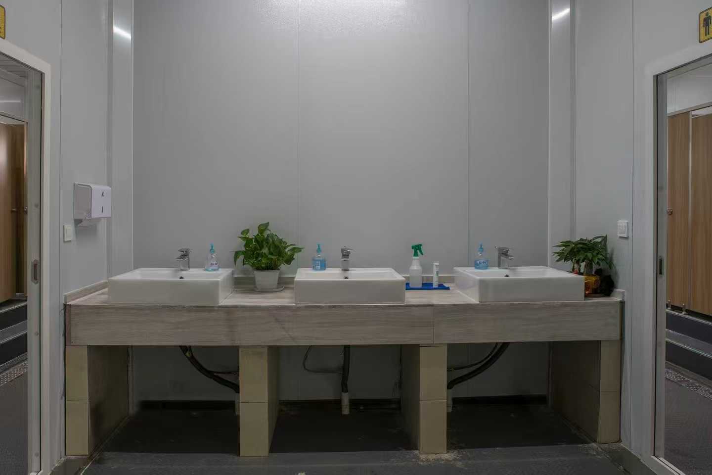 1998a229c15c8254a62f4239665255f7